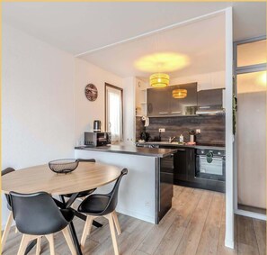 Microwave, oven, coffee/tea maker, electric kettle