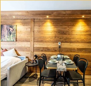 Dining - La Petite Ourse | Studio Meublé 4* (Bernex)