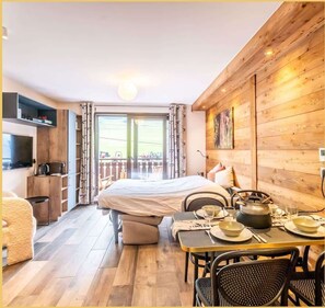 Iron/ironing board, WiFi, bed sheets - La Petite Ourse | Studio Meublé 4* (Bernex)