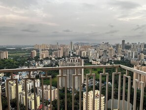 Property grounds - NYC 35 - Views Reserved for the Rare - 35th Floor Luxury Apt (Thane)