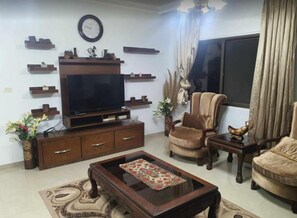 Living area - Shahed Apartment 3-bedroom apartment in charming Amman with comfort (Amman)