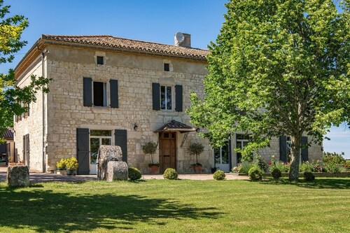 Bastide Mouret, in the heart of the Tarn region - 10 people.
