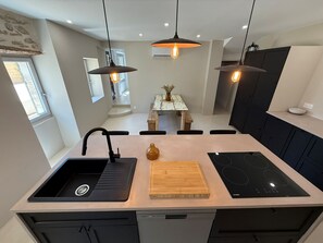 Fridge, microwave, oven, dishwasher - Le Clos provençal (Entrechaux)