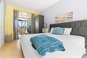 2 bedrooms, free WiFi - Casa Elevación | Ocean-View Rooftop Retreat | Pool | Fiber WiFi (Playas Del Coco)