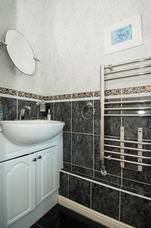 Room, 2 Bedrooms, Fireplace | Bathroom - Room-private Double Room Ensuite in Ches (Waltham Cross)