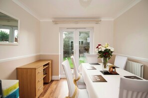 Room, 2 Bedrooms, Fireplace | Dining room - Room-private Double Room Ensuite in Ches (Waltham Cross)