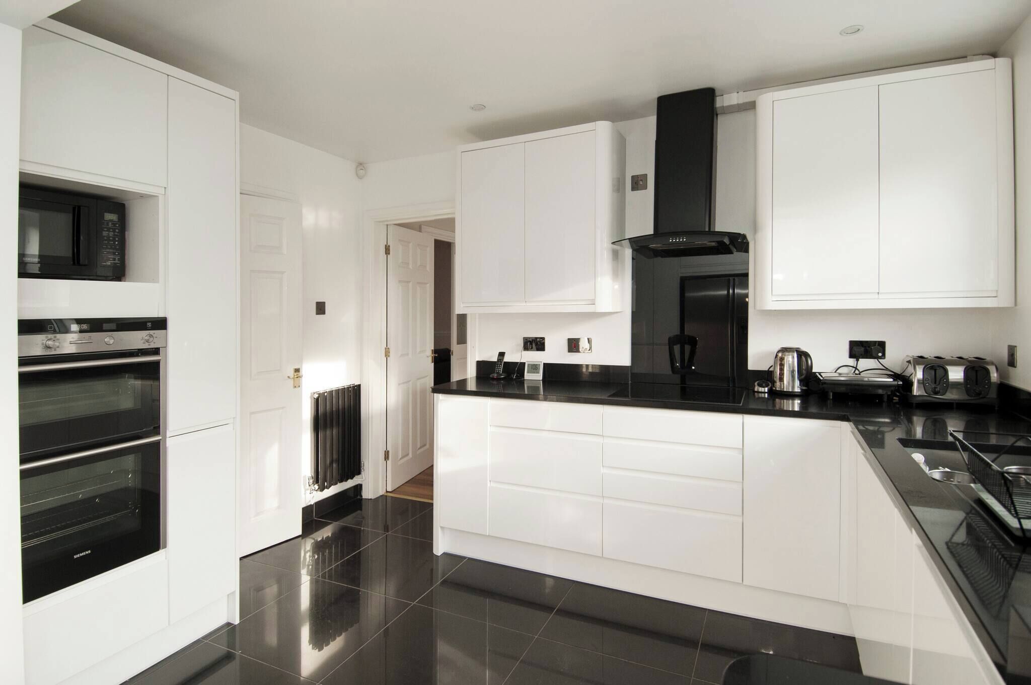 Room, 2 Bedrooms, Fireplace | Interior