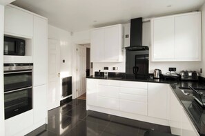 Room, 2 Bedrooms, Fireplace | Interior