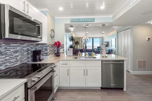 Fridge, microwave, oven, stovetop - South Seas Tower 4 18th Floor King Suite 2/2 (Marco Island)