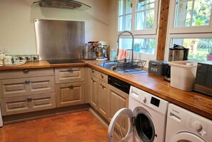 Private kitchen - Beautiful house in the Gers (Nizas)