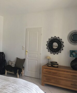 4 bedrooms, iron/ironing board, WiFi, bed sheets - Near Montpellier - Country house 8 to 10 persons (Saint-Clément-de-Rivière)