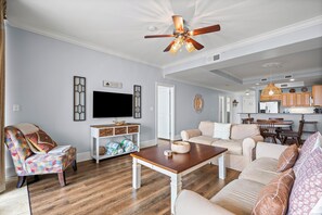 Living area - Unit 521 - Holiday Isle 521 (Dauphin Island)
