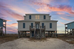 Exterior - 3 Bedroom Home directly on the Mississippi Sound with private dock (Dauphin Island)