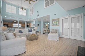Living area - 3 Bedroom Home directly on the Mississippi Sound with private dock (Dauphin Island)