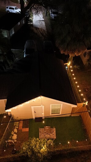 Exterior - Tropical Casita • Hot Tub • Tampa • Pet-OK • Near Zoo • Kitchen • Free Parking (Tampa)