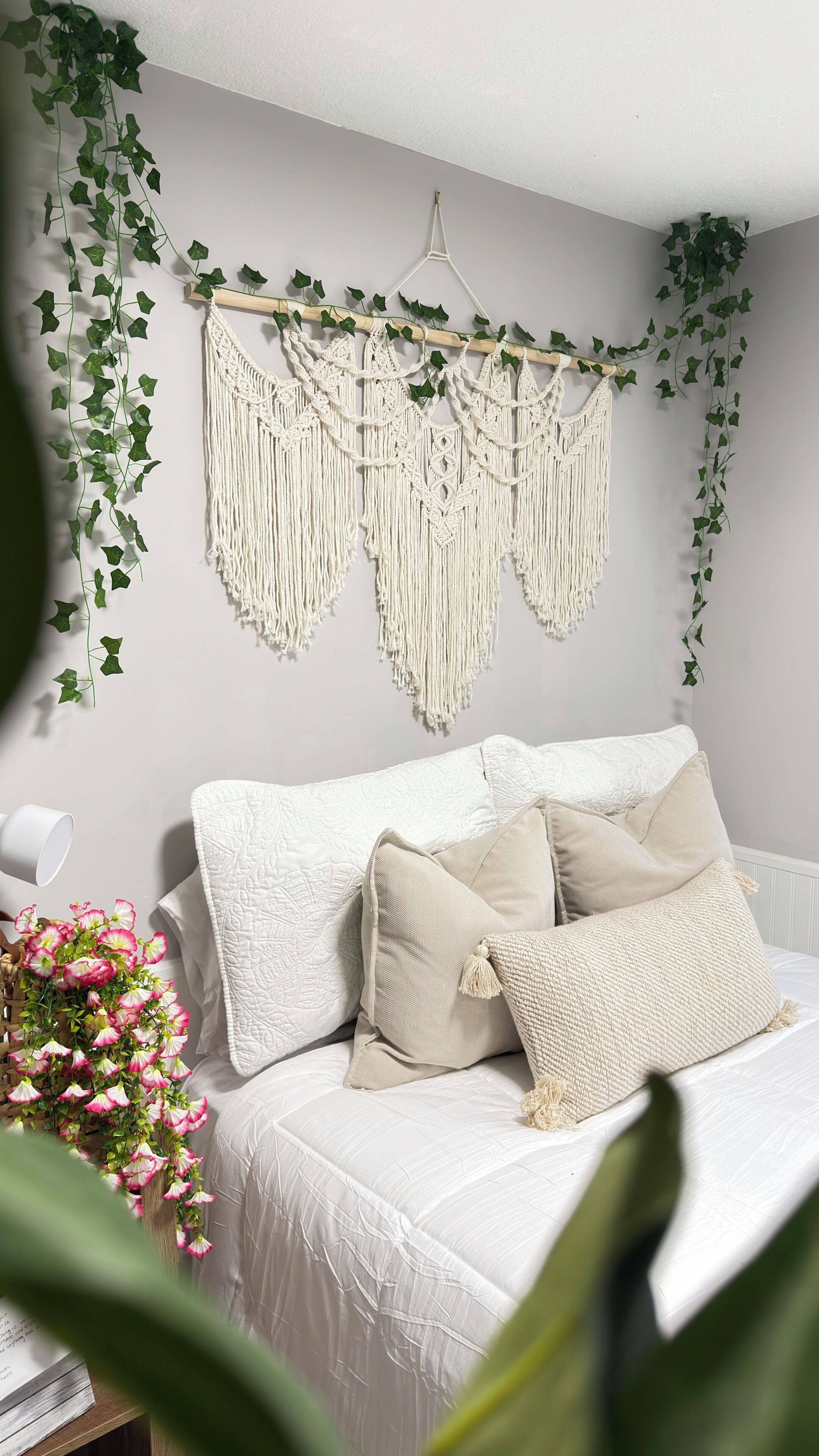 1 habitación, tabla de planchar con plancha y cuna de viaje 