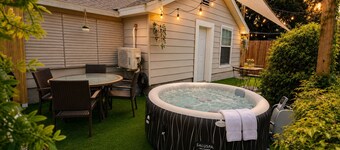 New Cozy Private Tampa Studio | Near Airport, Downtown & Zoo | Parking