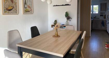 Charming stay at the foot of the Esterel massif and facing the sea