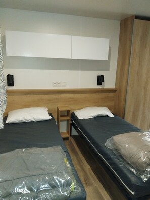 2 bedrooms - Mobil home premium 6 persons Camping 4* Grau du Roi (Le Grau-du-Roi)