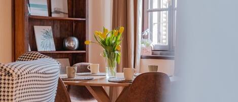 Superior Double Room, Garden View | Dining