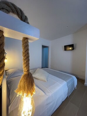2 bedrooms, WiFi, bed sheets, wheelchair access - Il Rifugio del Mare: your corner of paradise, ideal for families (Trani)