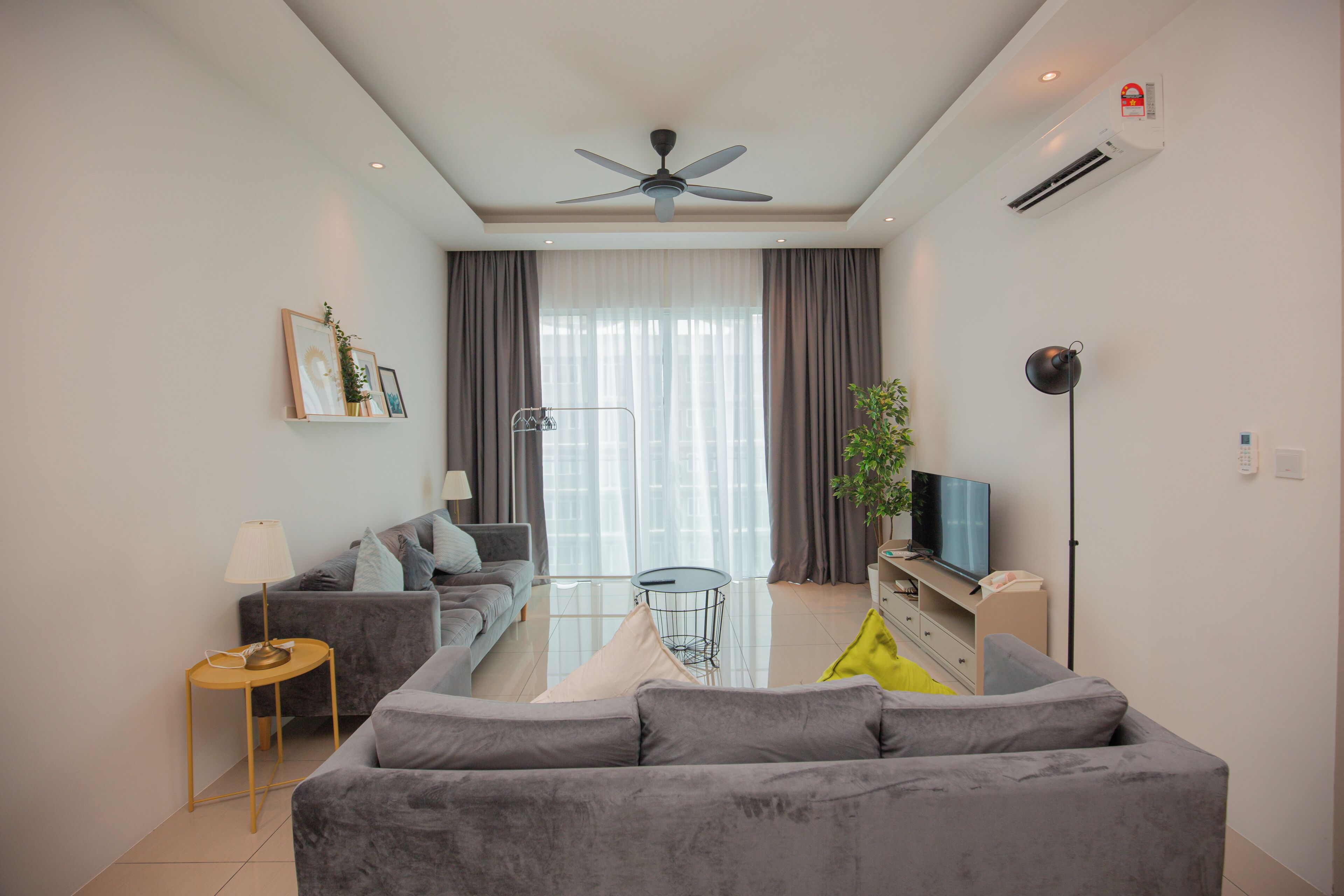 Luxury Apartment, Balcony, Sea View | Living area