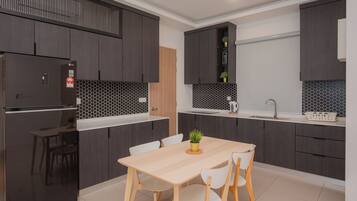 Luxury Apartment, Balcony, Sea View | Private kitchen | Full-size fridge, stovetop, cookware/dishes/utensils