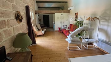 3 slaapkamers, een strijkplank/strijkijzer, wifi