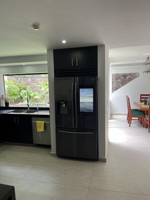 Interior - Private en-suit 2-bedroom studio with AC, shared kitchen in big house (Zapopan)