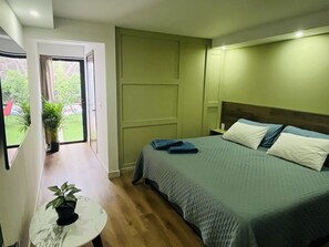 Room - Private en-suit 2-bedroom studio with AC, shared kitchen in big house (Zapopan)