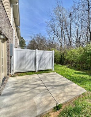 Room - 1 King 2 Queens Garage Yard Washer Dryer (Old Hickory)