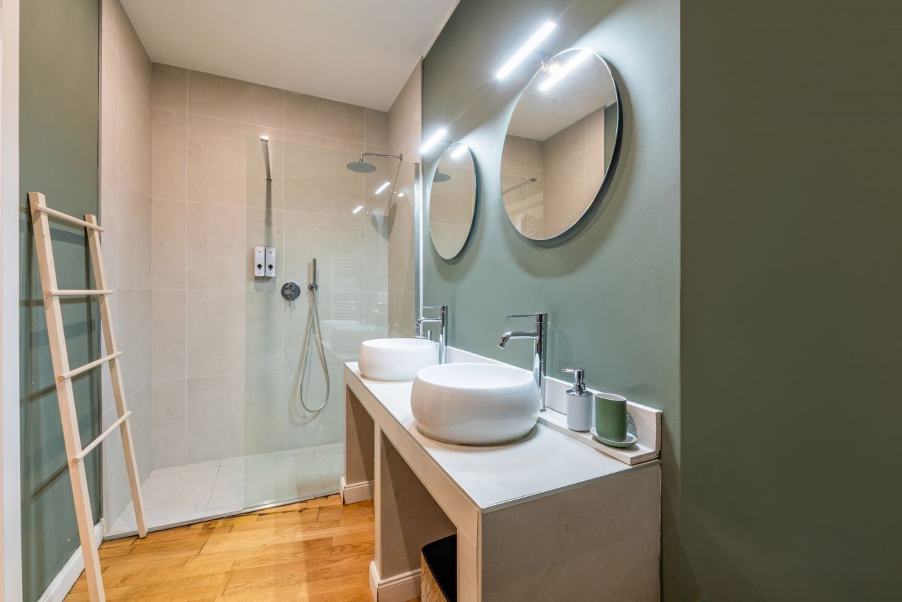 Shower, bidet