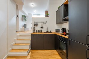 Private kitchen - Prada's Nest - Modern design and close to metro (Milano)