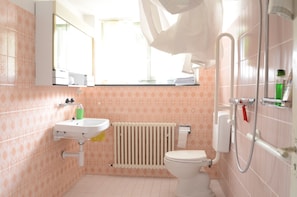 Bathroom - Peaceful Lake Constance Retreat – Apartment Near the Water (Ermatingen)