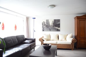 Living area - Peaceful Lake Constance Retreat – Apartment Near the Water (Ermatingen)