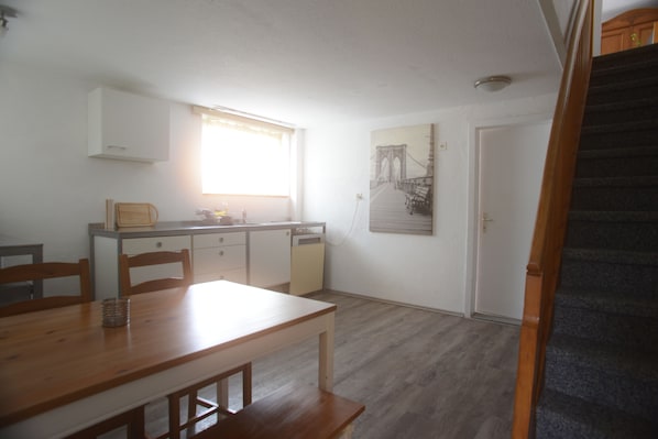 Dining - Peaceful Lake Constance Retreat – Apartment Near the Water (Ermatingen)