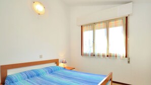Unclassified image, 2 of 15, button - Cassiopea by Interhome (Bibione)