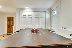 House (5 Bedrooms) | Interior - 26 Mi to Metlife & Nyc: 1 mi to Train (Scotch Plains)
