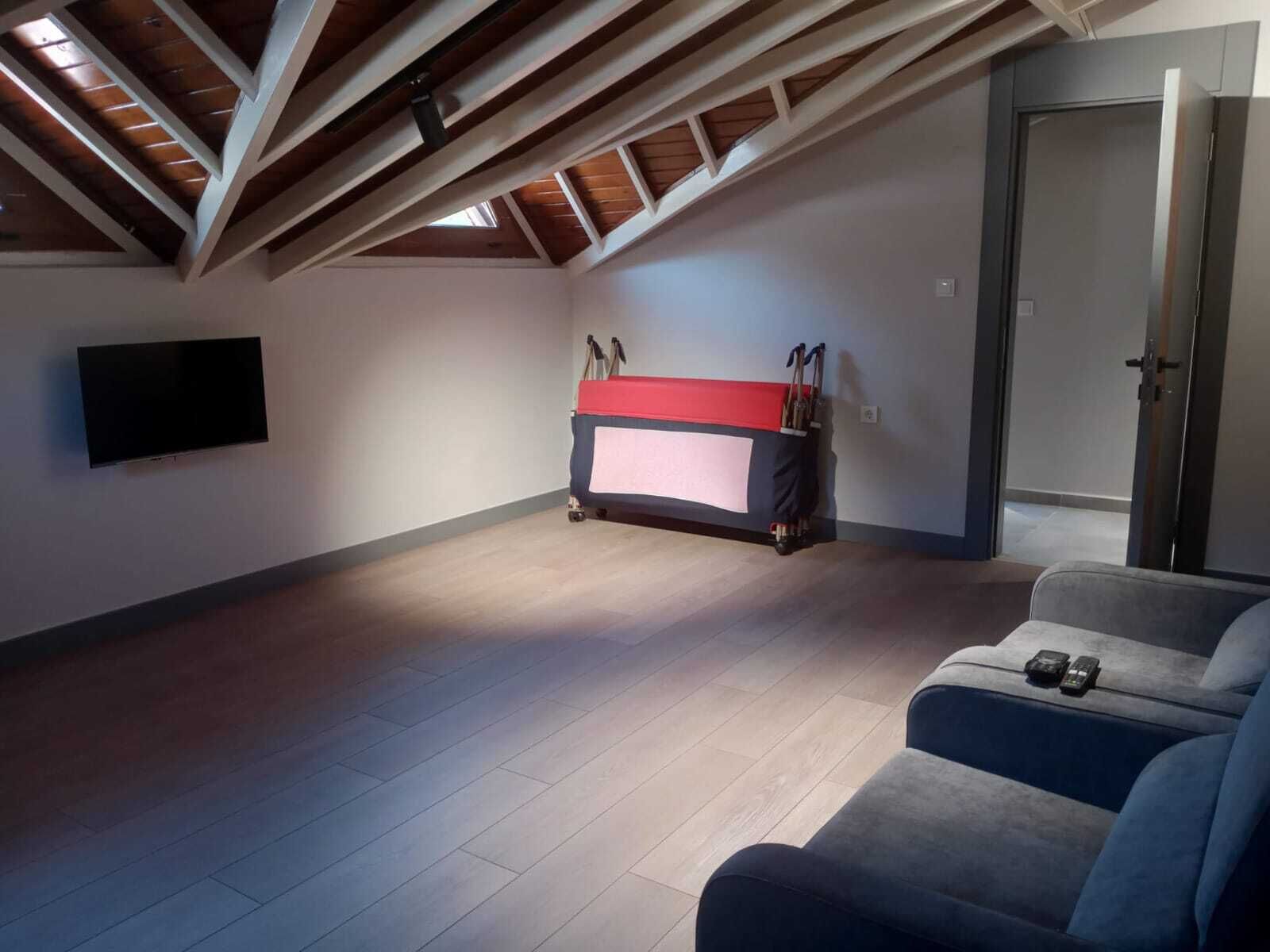 Standard Penthouse, City View | Living area