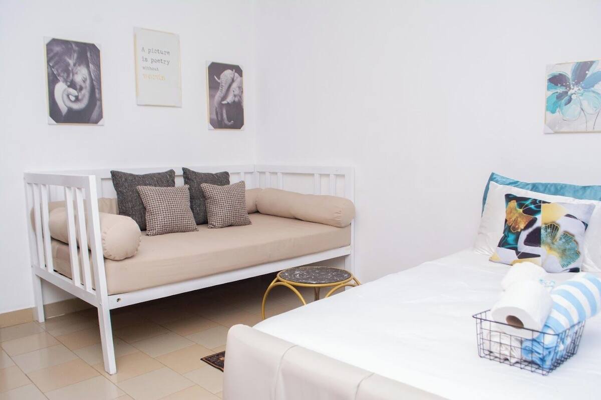 Deluxe Studio Suite | Living area