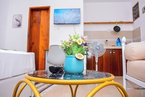 Private kitchen - Marve 408 Stylish Studio Apartment (Mtwapa)