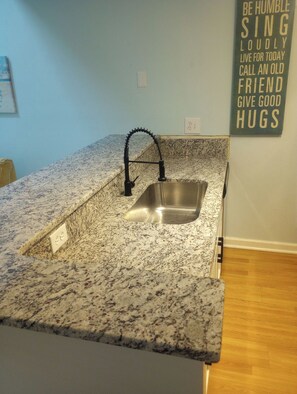 Interior - Comfortable 2-bedroom condo in serene Little River (Little River)