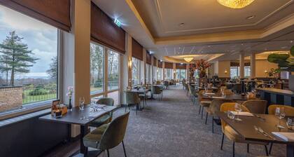 Unwind in a Room w/ Stunning Views & Relaxing Atmosphere! Indoor Pool, Parking!