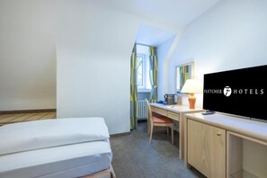 1 slaapkamer, een strijkplank/strijkijzer, gratis wifi, beddengoed