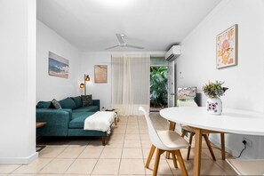 Room - Zen Bamboo Cozy - Modern - Central (Darwin)