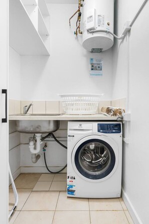 Room - Zen Bamboo Cozy - Modern - Central (Darwin)