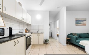 Apartment - Zen Bamboo Cozy - Modern - Central (Darwin)