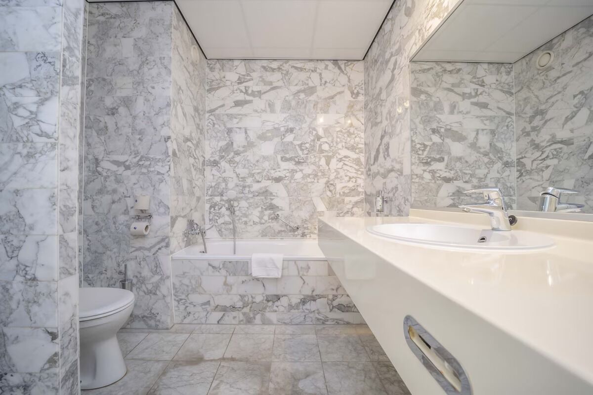 Hårføner og håndklær