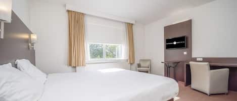 1 chambre, fer et planche Ă repasser, Wi-Fi gratuit, draps fournis