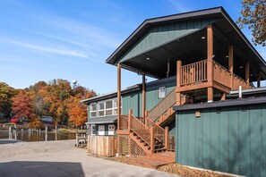 Exterior - Downtown apartments with water view and parking (Saugatuck)